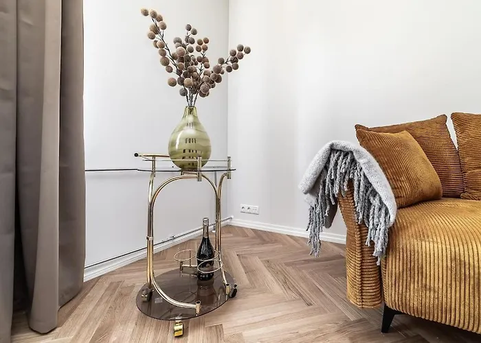 Exclusive In Center Free Parking Apartment