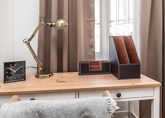 Exclusive In Center Free Parking Apartment